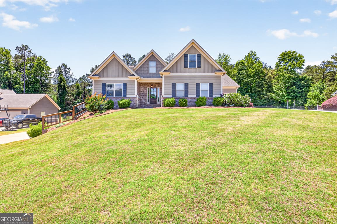 6 bedroom, 5 bathroom, 5,259 sq ft single family residence for sale at 1171 Sterling Lake Drive, Jefferson, GA 30549 — photo 6