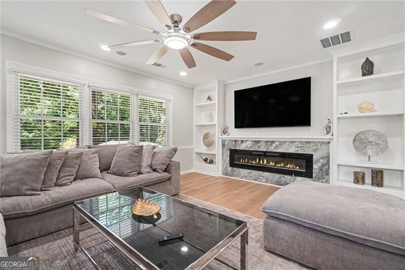 4 bedroom, 3 bathroom, 2,422 sq ft single family residence for sale at 2828 Cloverhurst Drive, East Point, GA 30344 — photo 1 of 34
