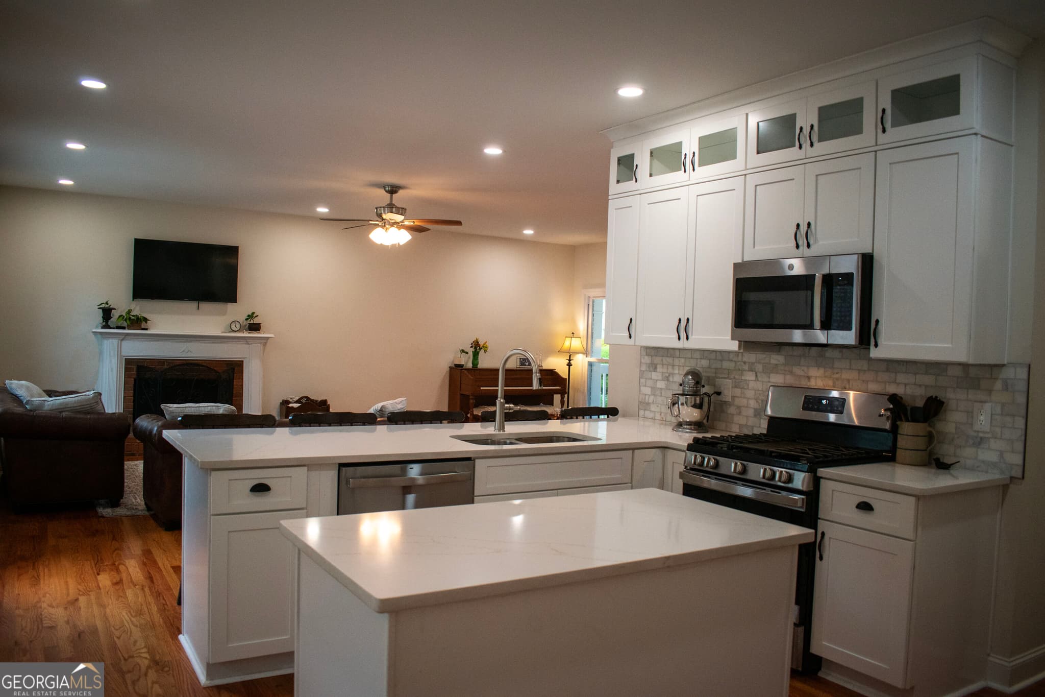 5 bedroom, 3.5 bathroom, 3,425 sq ft single family residence for sale at 2735 Hanson Court, Cumming, GA 30041 — photo 8