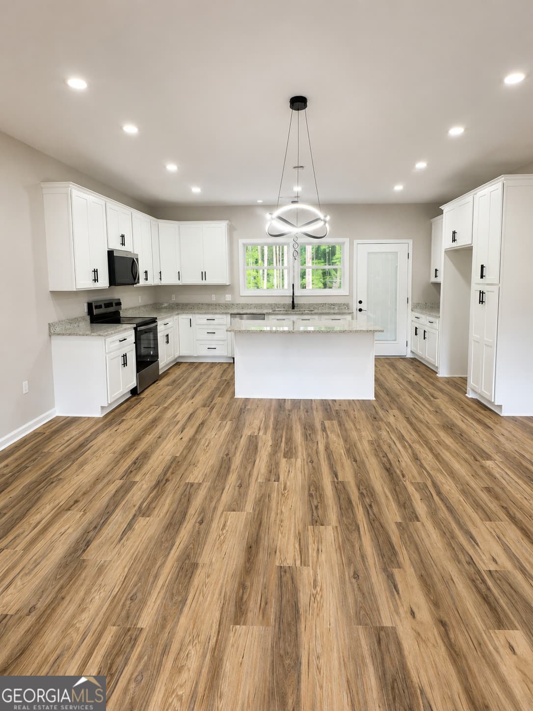 3 bedroom, 2 bathroom, 1,521 sq ft single family residence for sale at 93 Anita Drive, Manchester, GA 31816 — photo 3