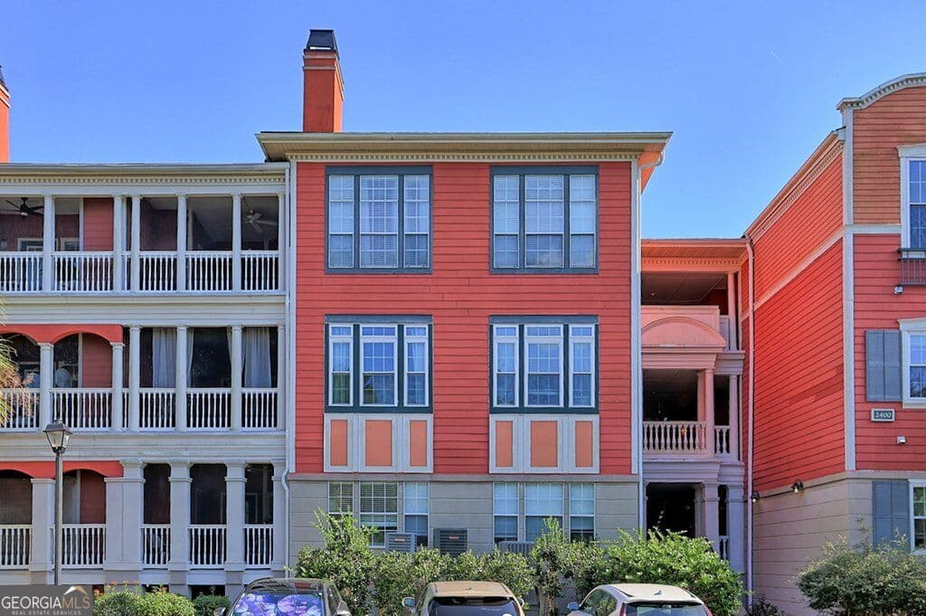 2 bedroom, 2 bathroom, 1,078 sq ft condominium for sale at 2432 Whitemarsh Way, Savannah, GA 31410 — photo 7