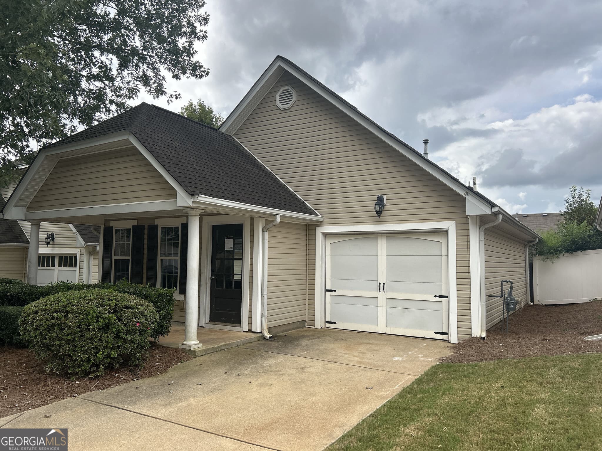 3 bedroom, 2 bathroom, 1,302 sq ft single family residence for sale at 138 Highland Falls Drive, Hiram, GA 30141 — photo 2