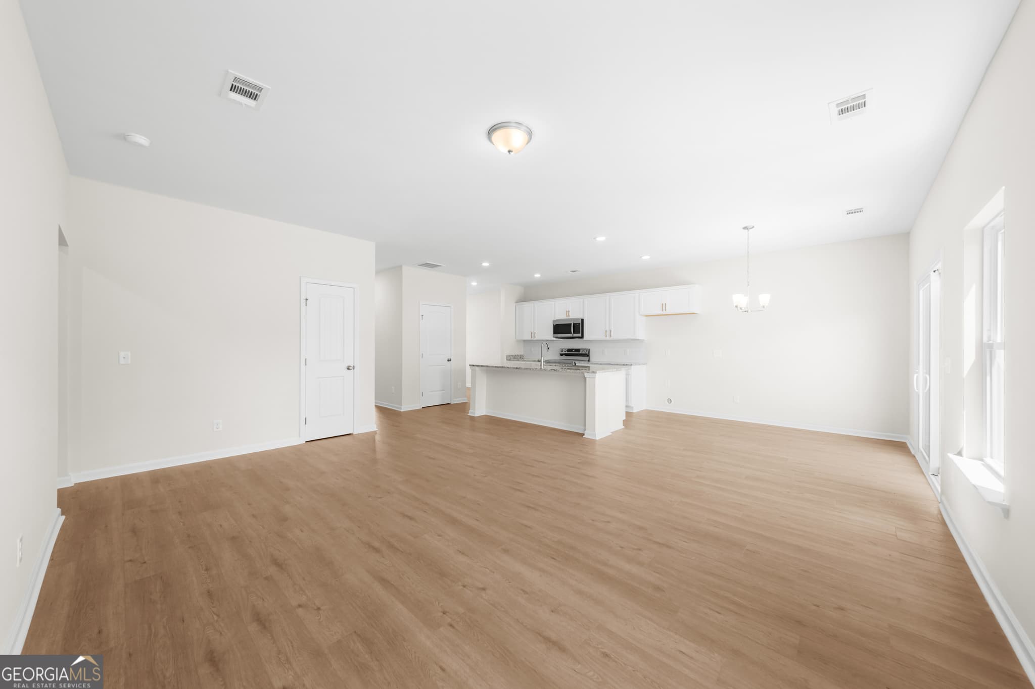 5 bedroom, 3 bathroom, 2,434 sq ft single family residence for sale at 412 Anzio Drive, Statesboro, GA 30461 — photo 6