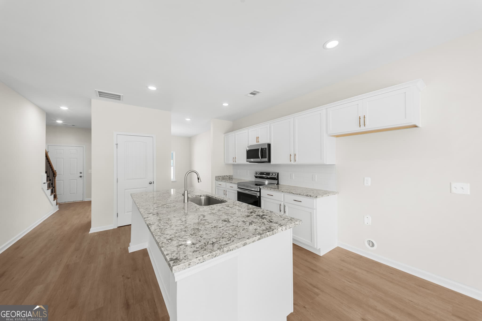 5 bedroom, 3 bathroom, 2,434 sq ft single family residence for sale at 412 Anzio Drive, Statesboro, GA 30461 — photo 8