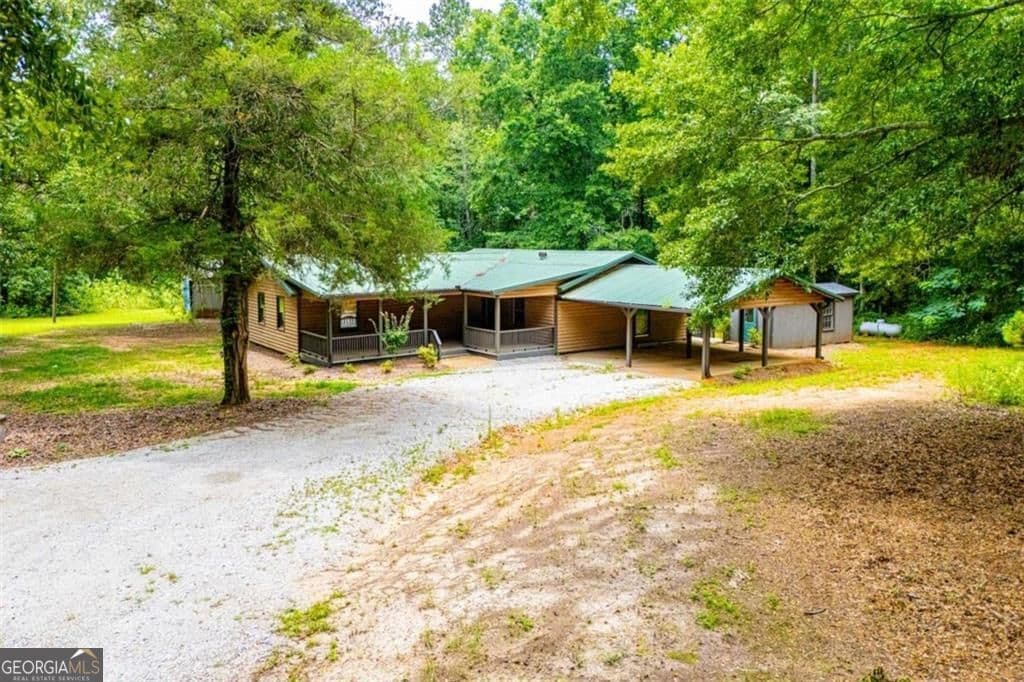 3 bedroom, 2 bathroom, 1,686 sq ft single family residence for sale at 315 Laurel Road, Carrollton, GA 30117 — photo 2