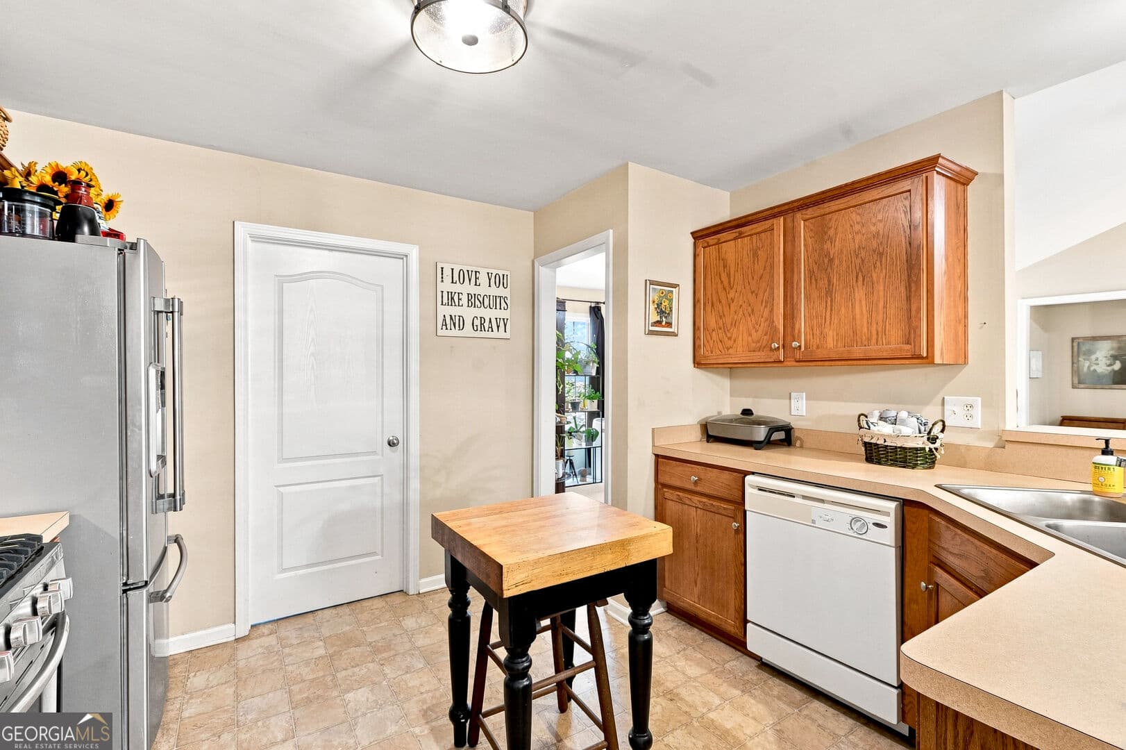 3 bedroom, 2 bathroom, 1,547 sq ft single family residence for sale at 35 Sandstone Court, Douglasville, GA 30134 — photo 7