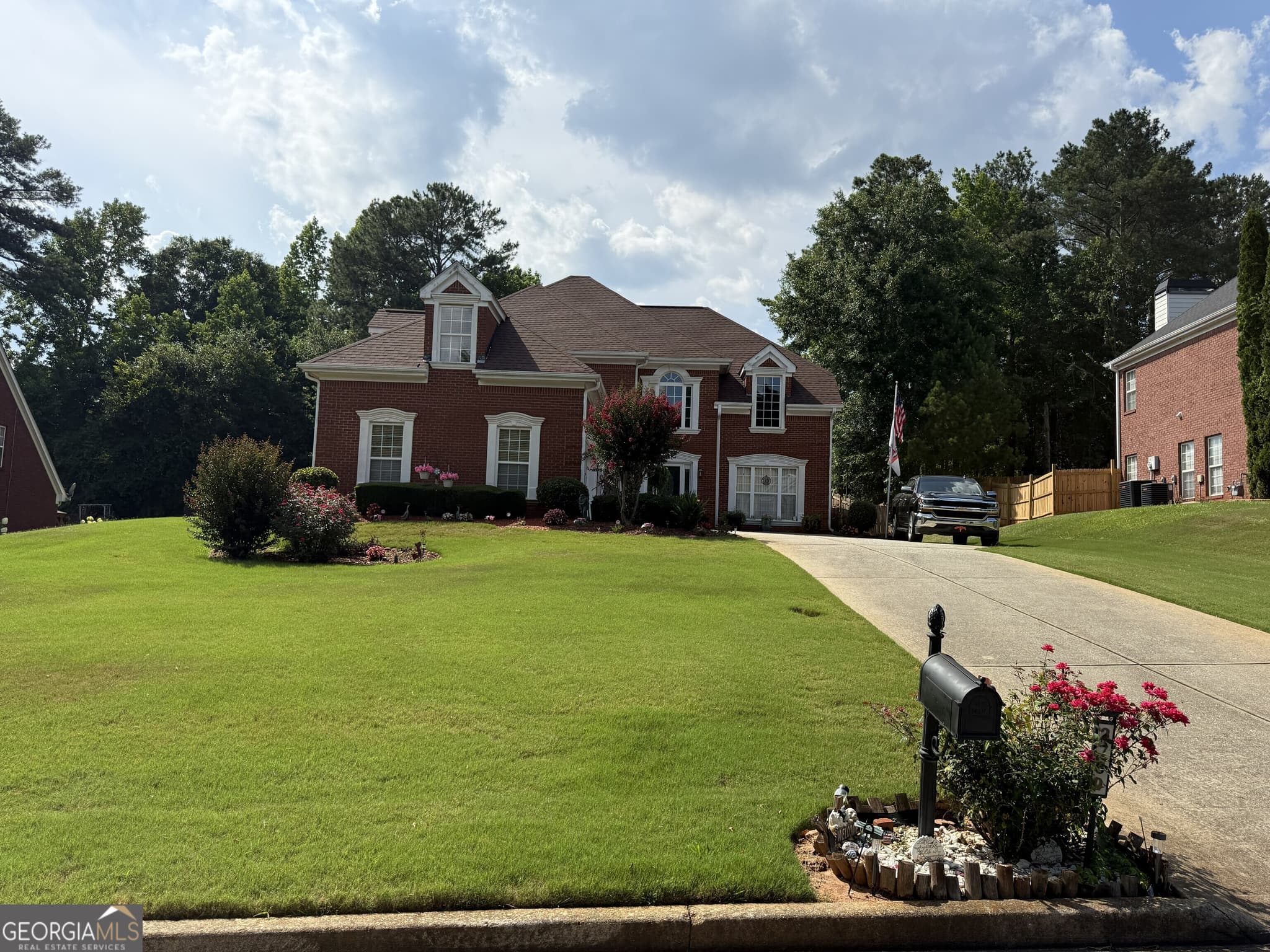 4 bedroom, 3.5 bathroom, 2,814 sq ft single family residence for sale at 2760 Weatherstone Circle, Conyers, GA 30094 — photo 1 of 12