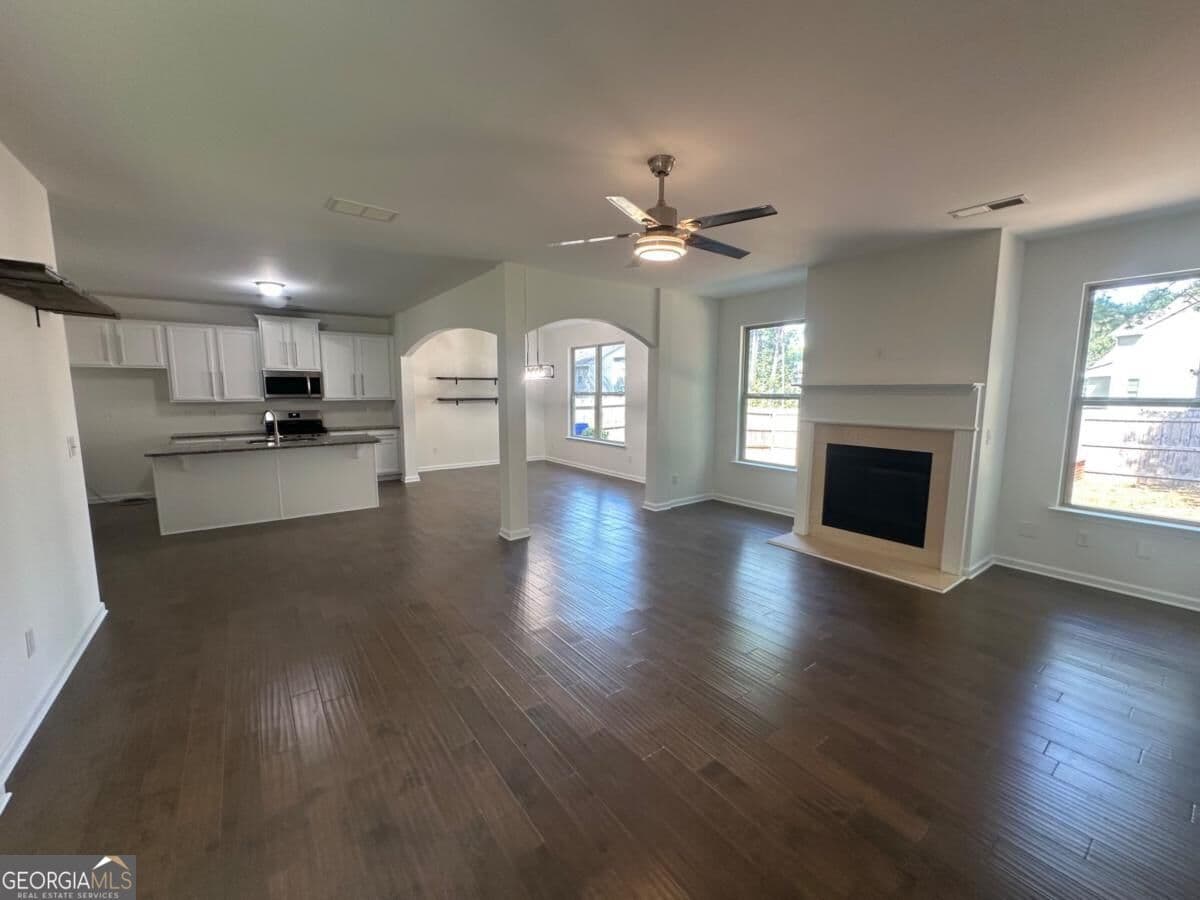 4 bedroom, 2.5 bathroom, 2,394 sq ft single family residence for sale at 125 Worthing Lane, Fairburn, GA 30213 — photo 6