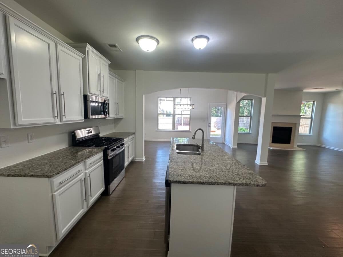 4 bedroom, 2.5 bathroom, 2,394 sq ft single family residence for sale at 125 Worthing Lane, Fairburn, GA 30213 — photo 8