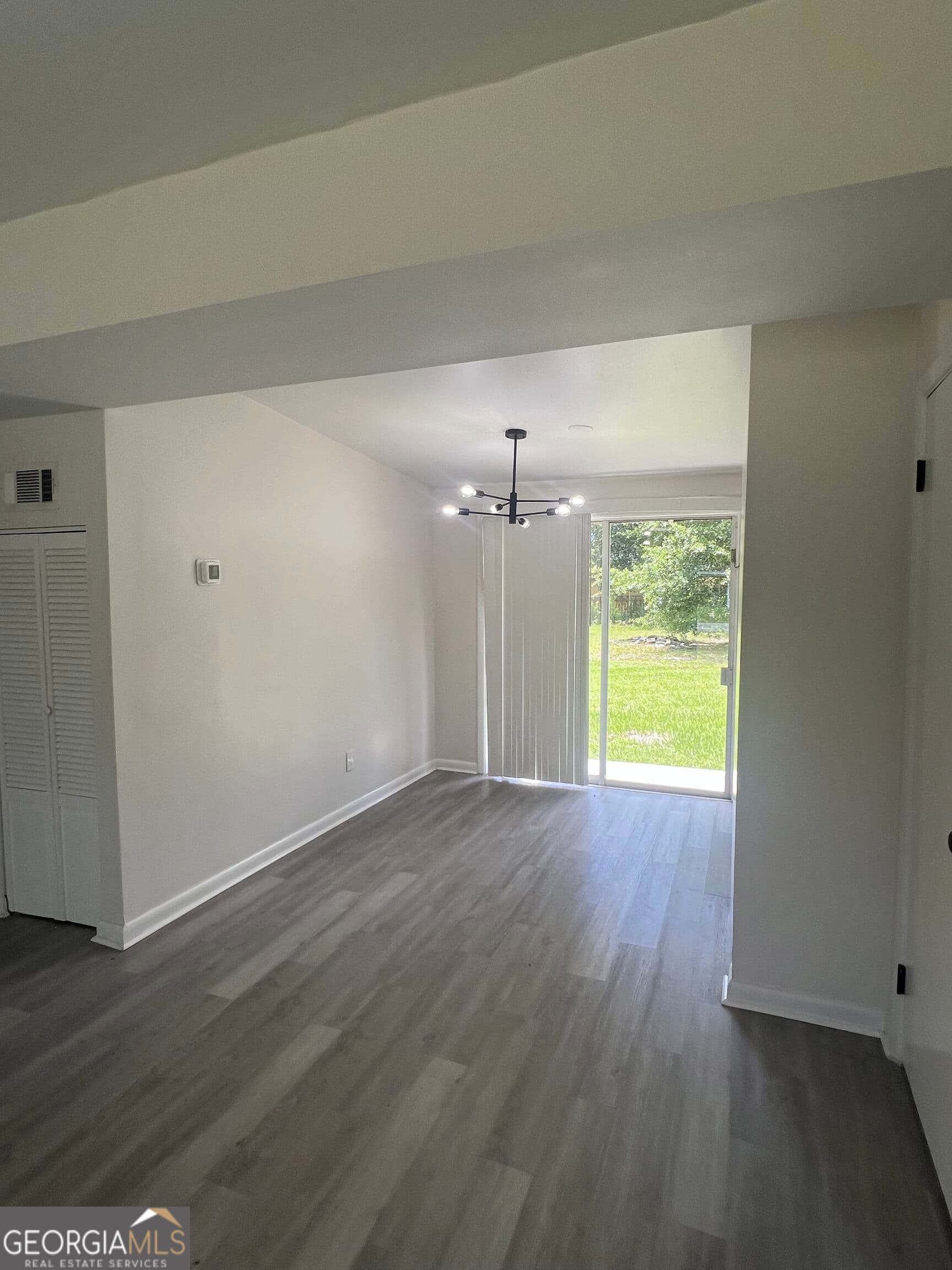 3 bedroom, 2 bathroom single family residence under contract at 2310 Frederick Place, Valdosta, GA 31601 — photo 7