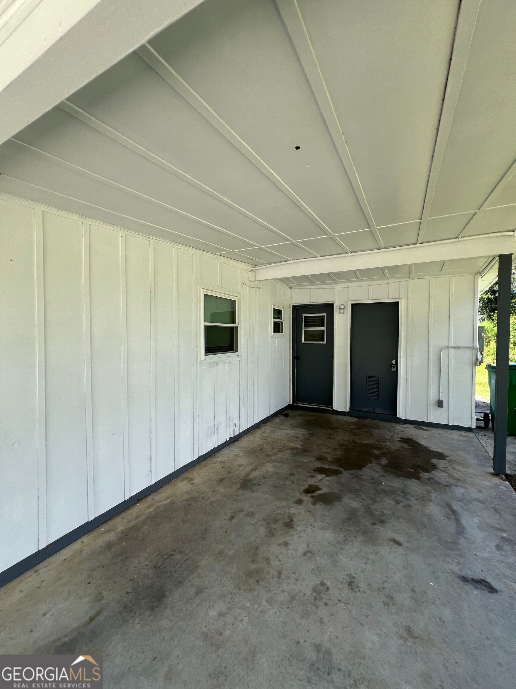 3 bedroom, 2 bathroom single family residence under contract at 2310 Frederick Place, Valdosta, GA 31601 — photo 3