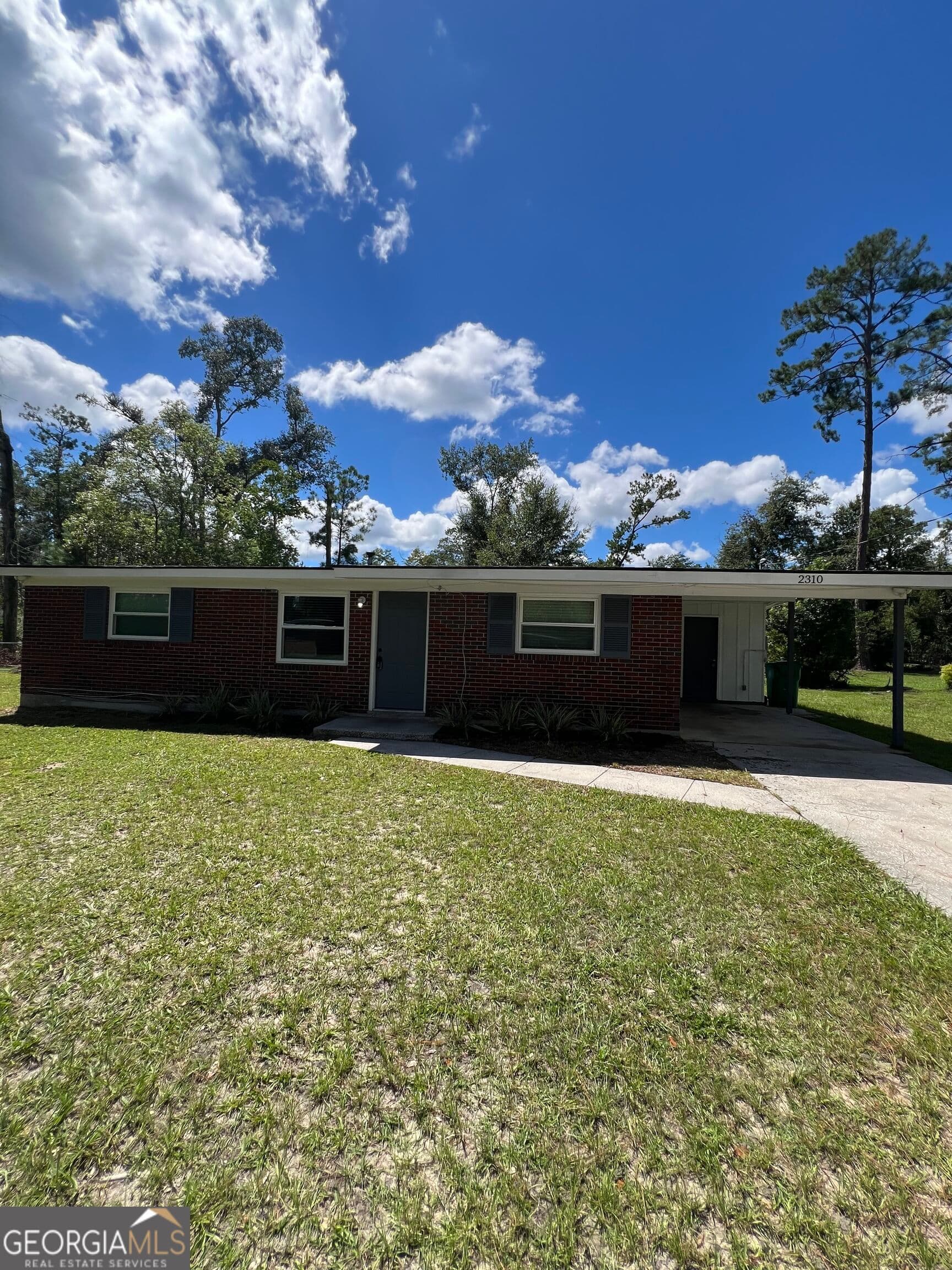 3 bedroom, 2 bathroom single family residence under contract at 2310 Frederick Place, Valdosta, GA 31601