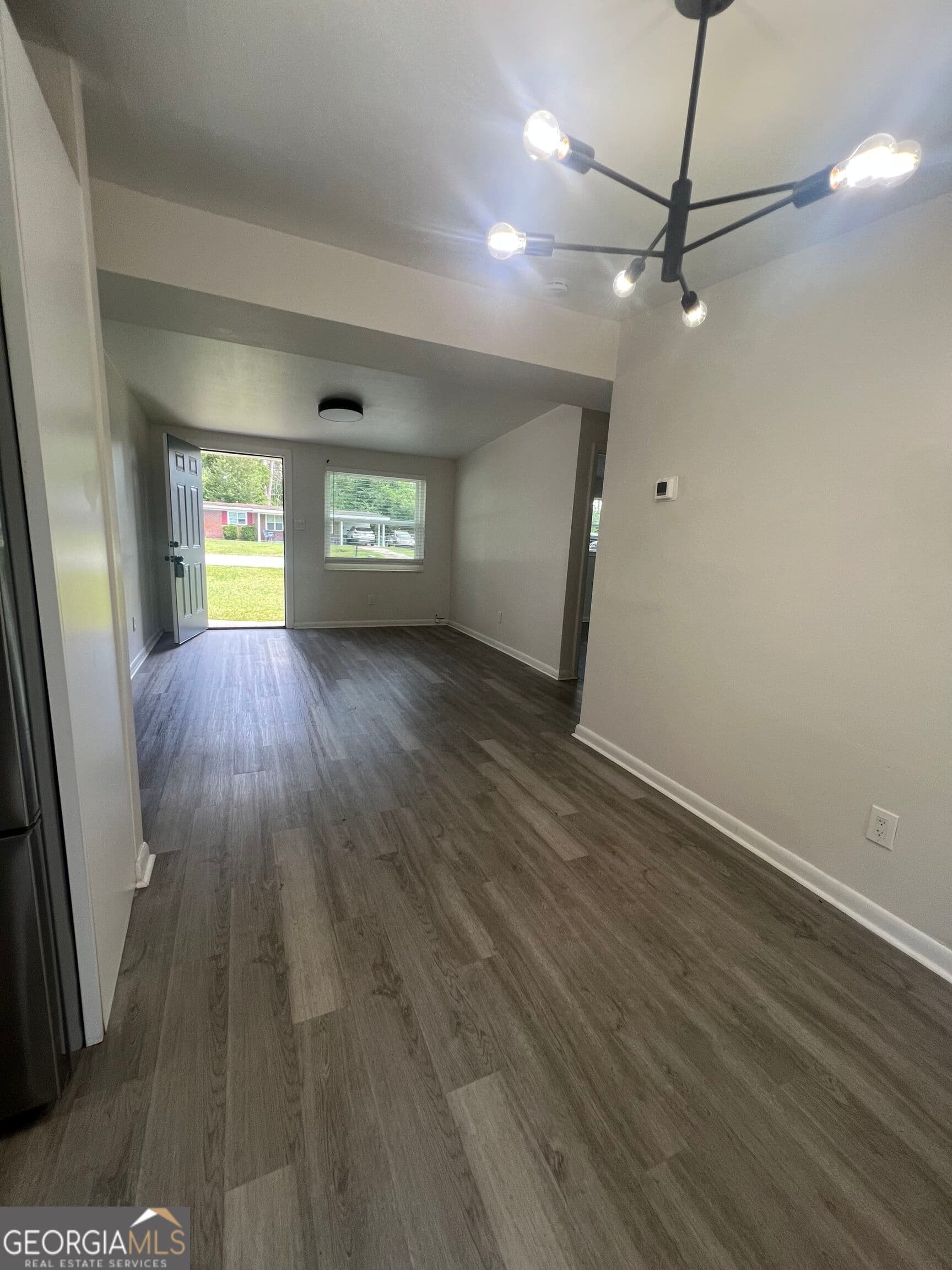 3 bedroom, 2 bathroom single family residence under contract at 2310 Frederick Place, Valdosta, GA 31601 — photo 5