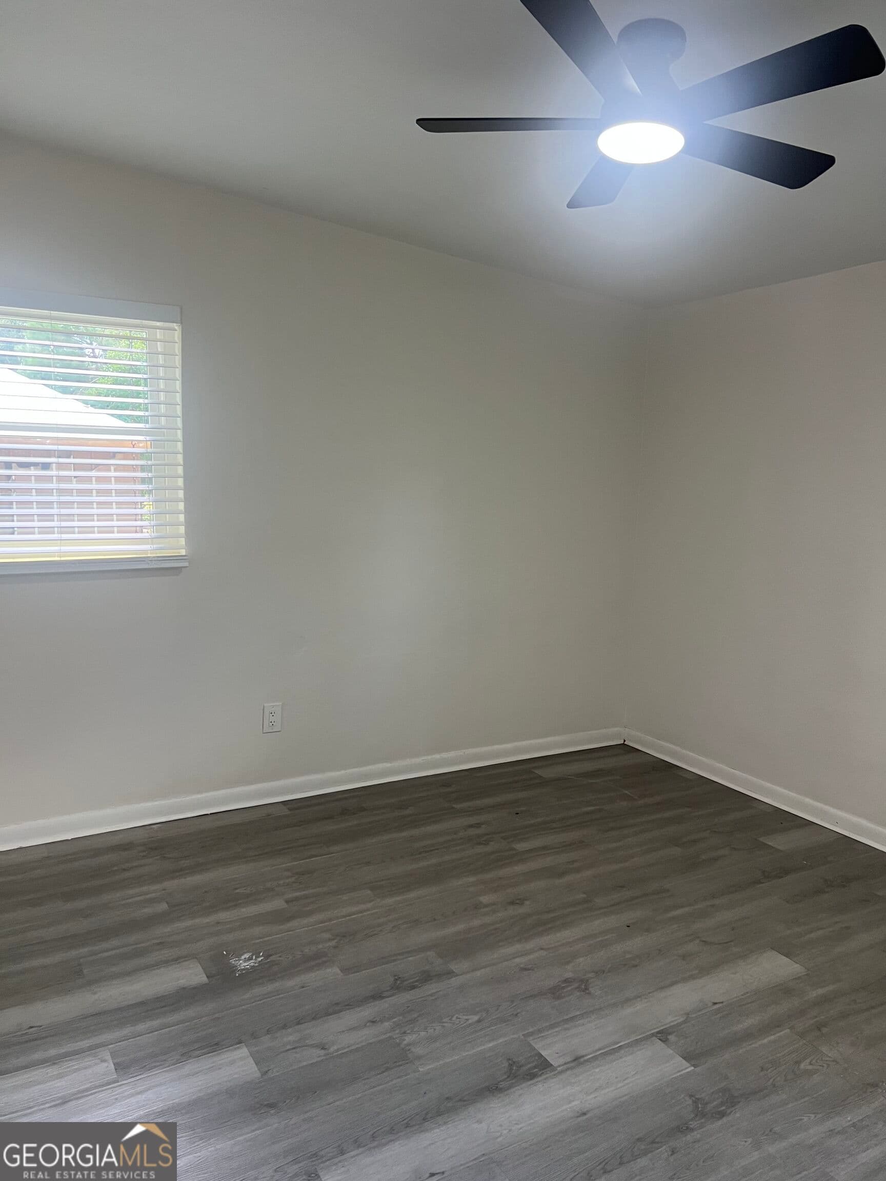 3 bedroom, 2 bathroom single family residence under contract at 2310 Frederick Place, Valdosta, GA 31601 — photo 10