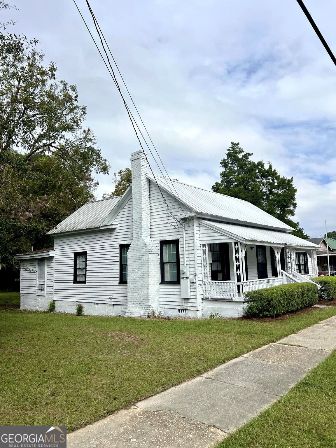 3 bedroom, 2 bathroom, 1,616 sq ft single family residence for sale at 226 Griffin Avenue, Eastman, GA 31023 — photo 3