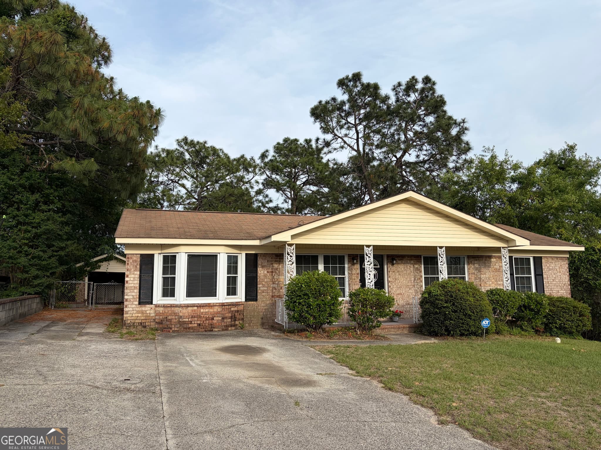 3 bedroom, 2 bathroom, 1,965 sq ft single family residence for sale at 3404 Kensington Drive, Augusta, GA 30906 — photo 2