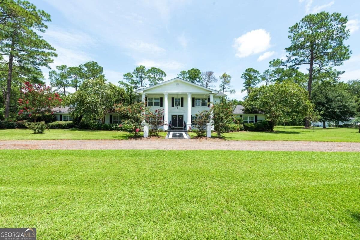 5 bedroom, 5.5 bathroom single family residence for sale at 335 Main Street, Barwick, GA 31720 — photo 2