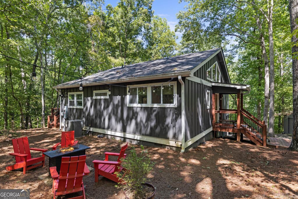 3 bedroom, 3 bathroom, 1,576 sq ft cabin,single family residence for sale at 32 Squirrel Trail, Blue Ridge, GA 30513 — photo 2