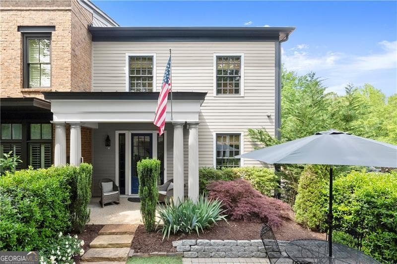 3 bedroom, 2.5 bathroom, 2,296 sq ft townhouse sold at 727 Hammond Drive, Woodstock, GA 30188