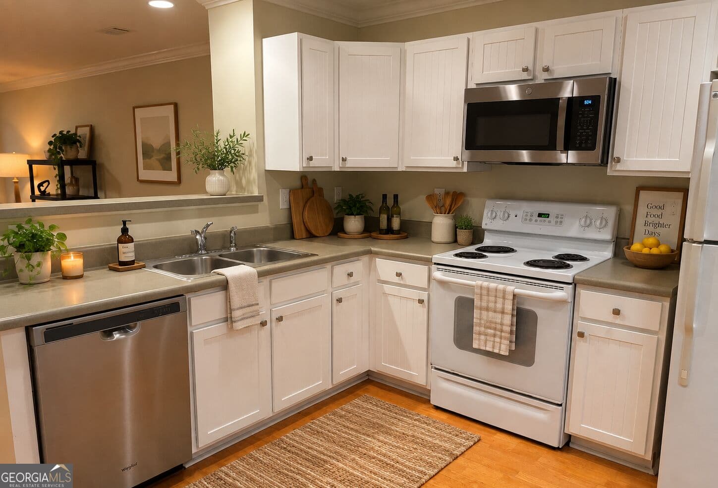 2 bedroom, 2.5 bathroom, 1,168 sq ft townhouse for rent at 1035 Barnett Shoals Road APT 126, Athens, GA 30605 for $1,600 a month — photo 7