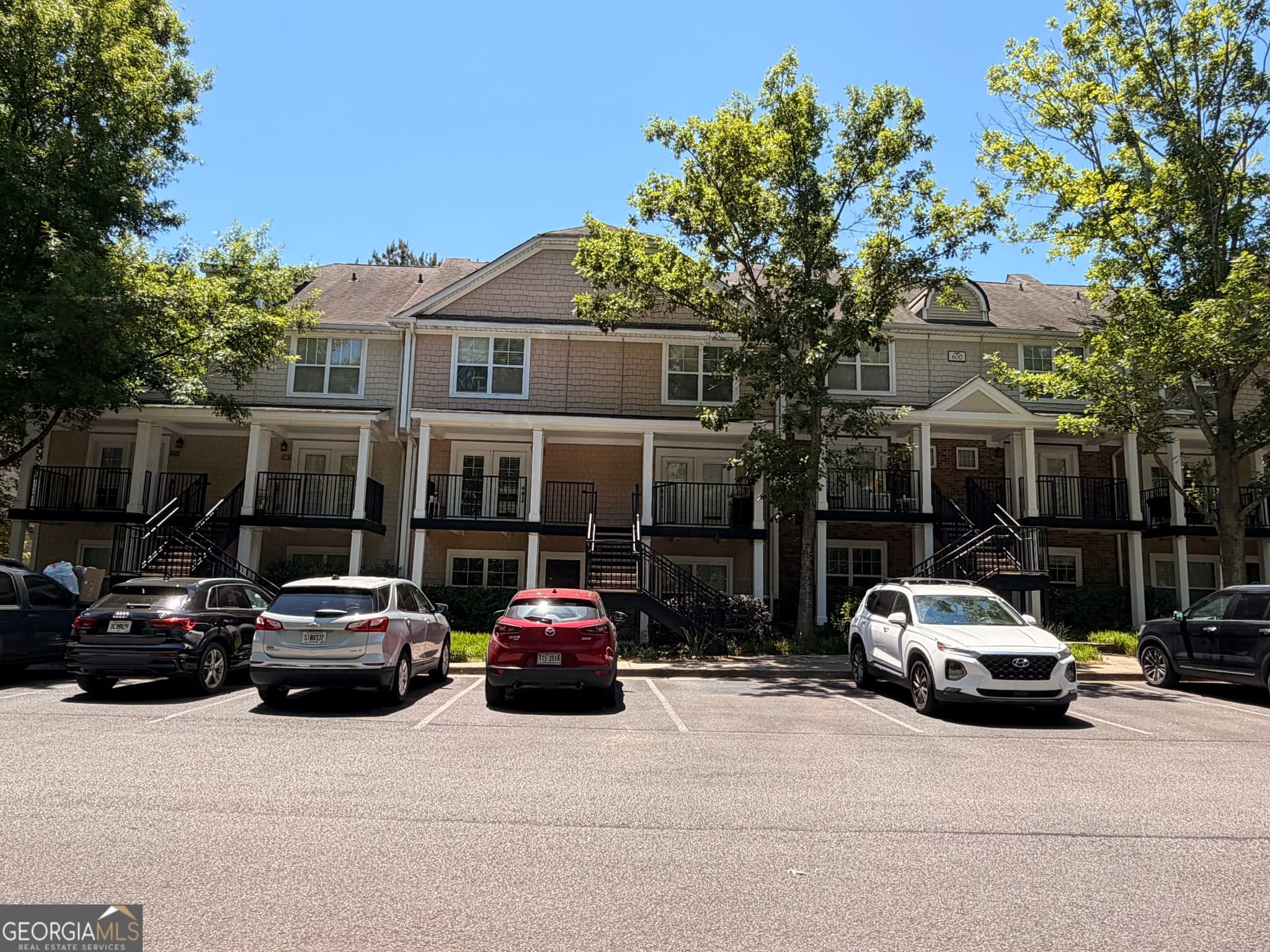 2 bedroom, 2.5 bathroom, 1,168 sq ft townhouse for rent at 1035 Barnett Shoals Road APT 126, Athens, GA 30605 for $1,600 a month