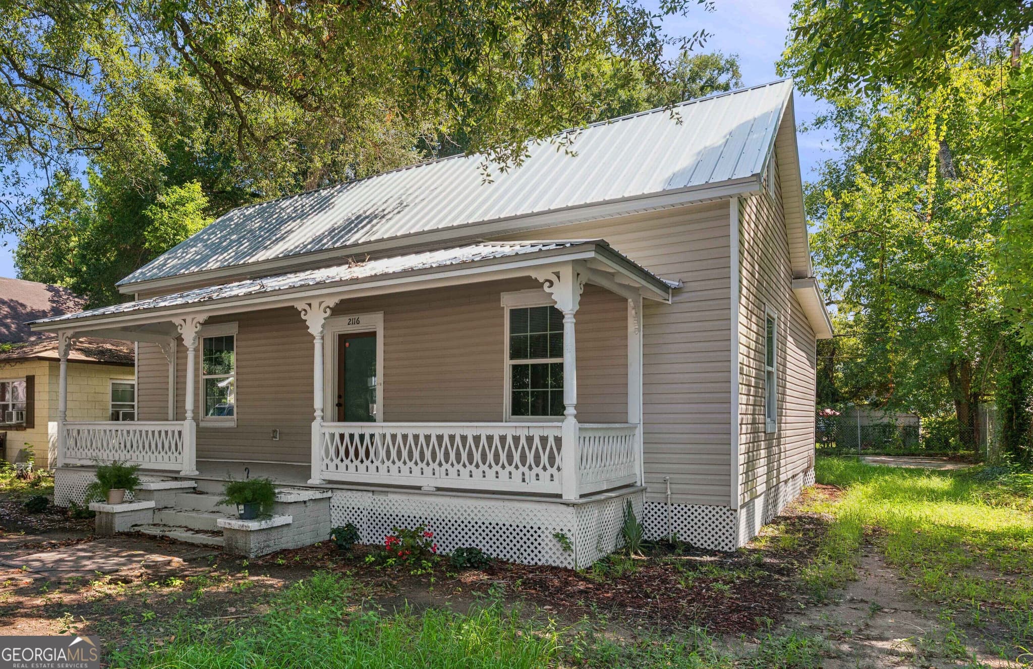 3 bedroom, 2 bathroom, 1,452 sq ft single family residence for sale at 2116 Union Street, Brunswick, GA 31520 — photo 2