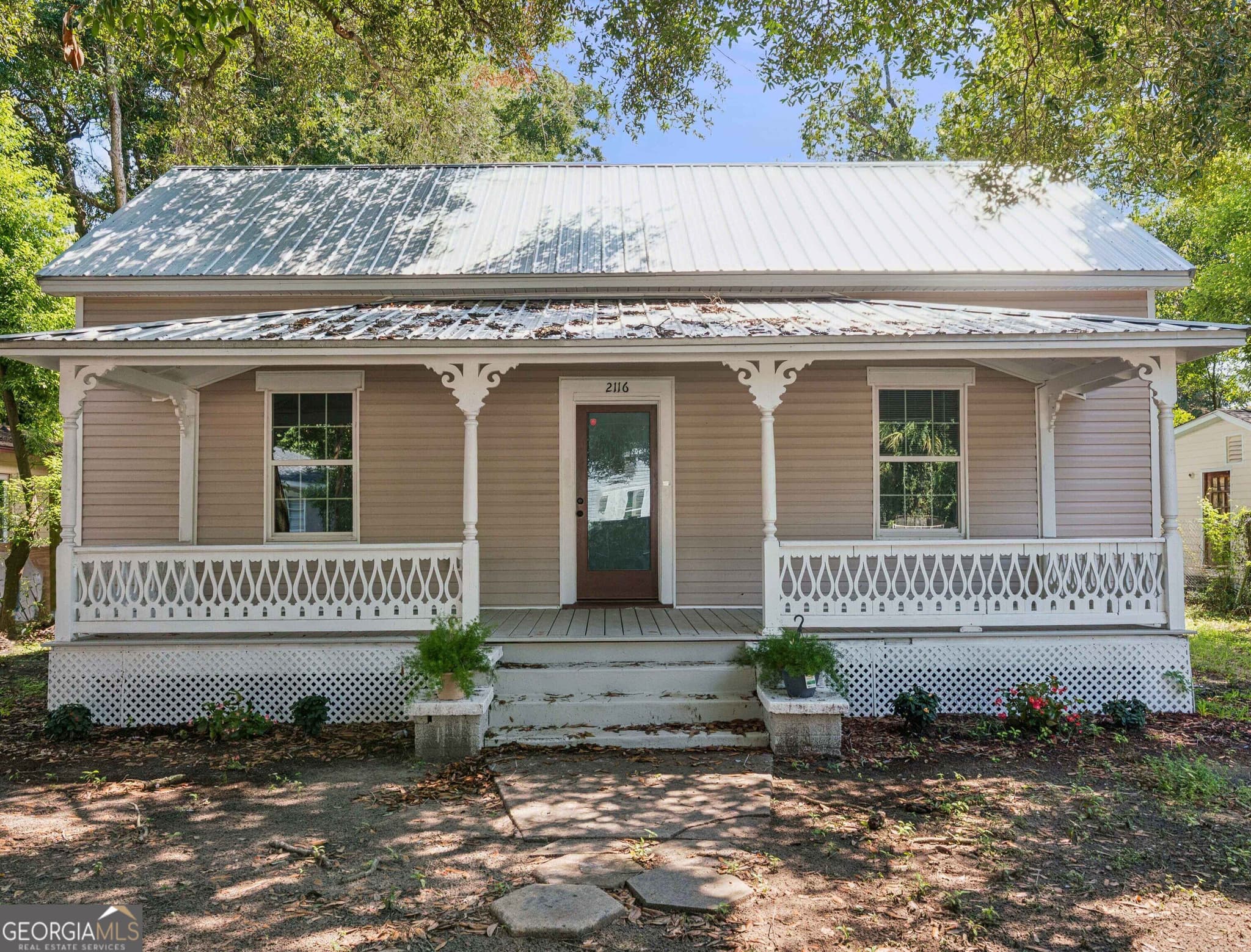 3 bedroom, 2 bathroom, 1,452 sq ft single family residence for sale at 2116 Union Street, Brunswick, GA 31520