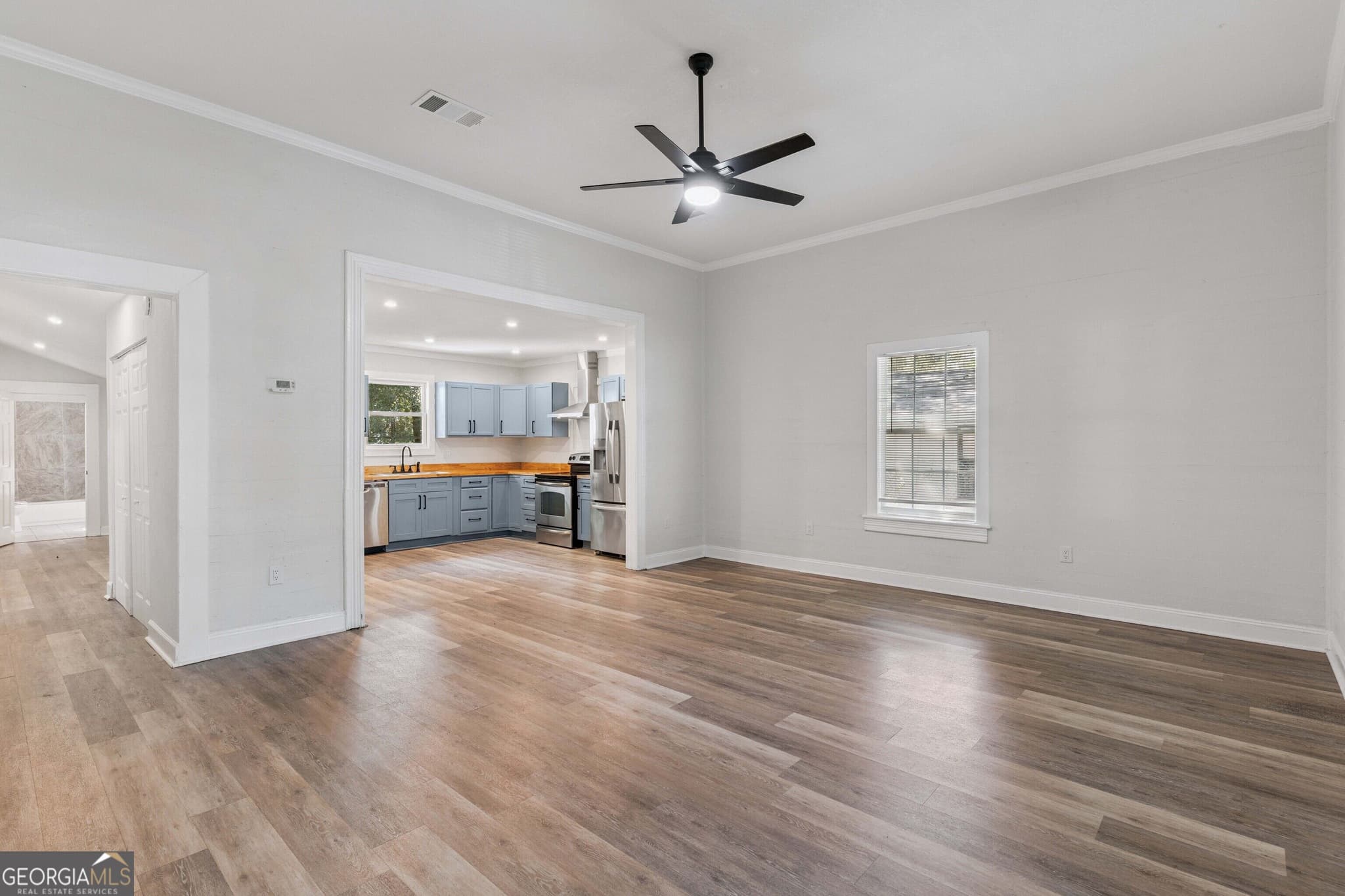3 bedroom, 2 bathroom, 1,452 sq ft single family residence for sale at 2116 Union Street, Brunswick, GA 31520 — photo 4