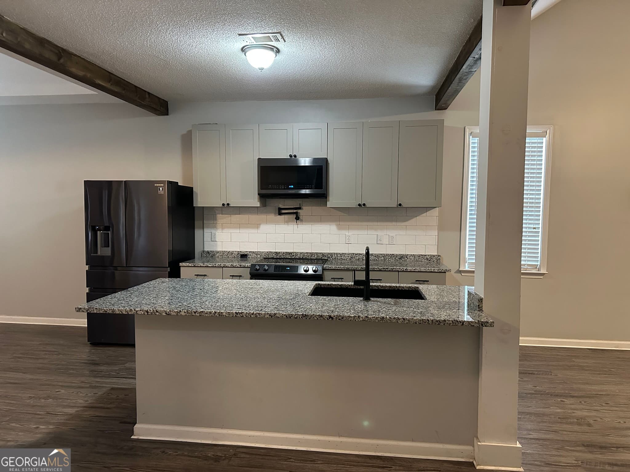 4 bedroom, 3 bathroom, 2,109 sq ft single family residence for sale at 200 Meyers Lake Drive, Warner Robins, GA 31088 — photo 6