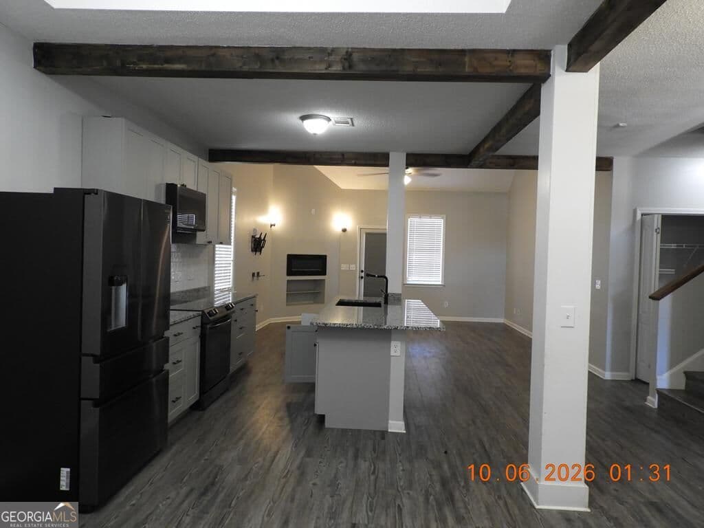 4 bedroom, 3 bathroom, 2,109 sq ft single family residence for sale at 200 Meyers Lake Drive, Warner Robins, GA 31088 — photo 3