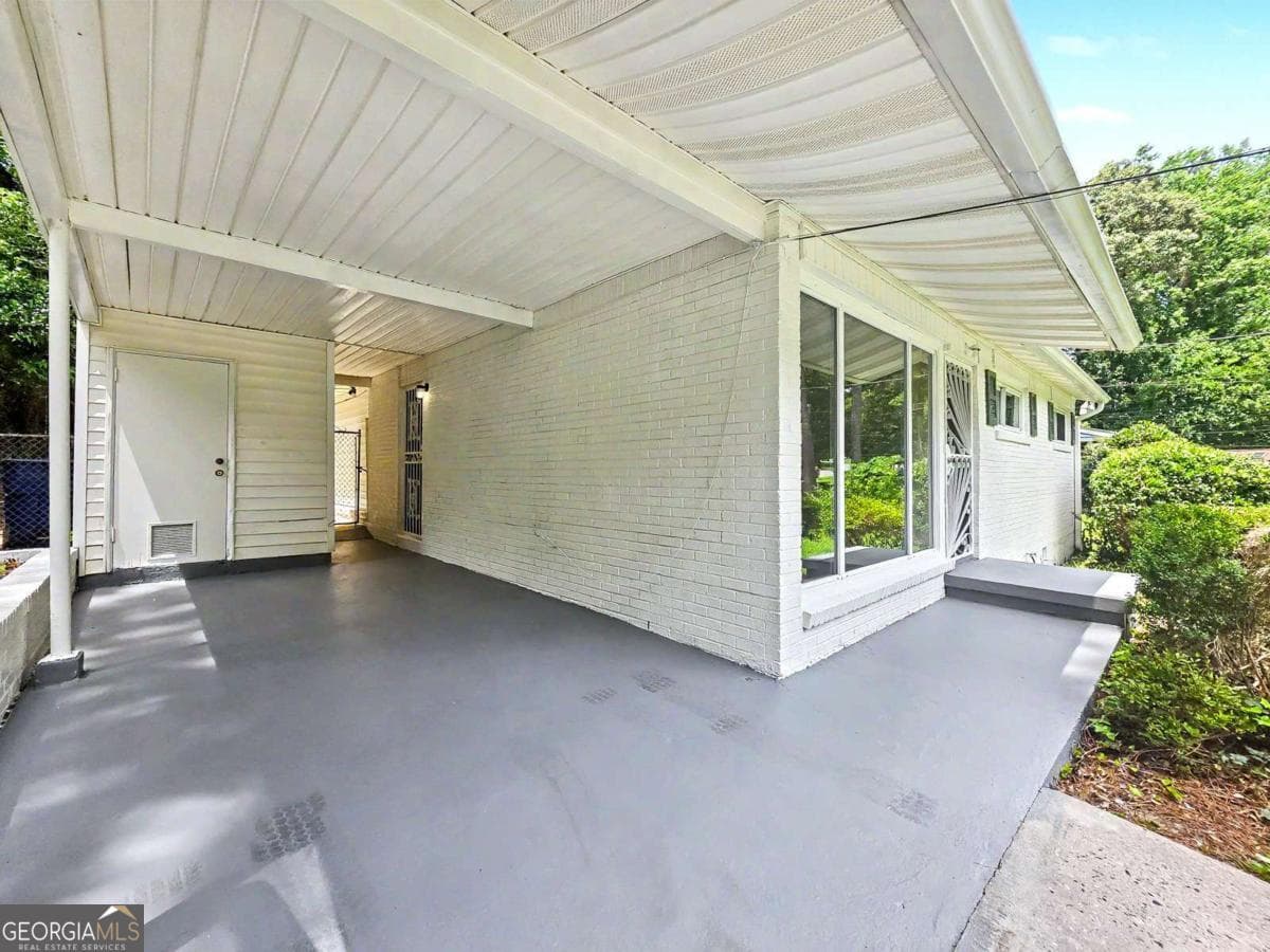 3 bedroom, 2 bathroom, 1,296 sq ft single family residence for sale at 2559 Dale Creek Drive, Atlanta, GA 30318 — photo 7