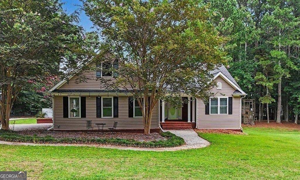 5 bedroom, 5 bathroom, 5,142 sq ft single family residence for sale at 476 Providence Drive, Canton, GA 30115 — photo 2