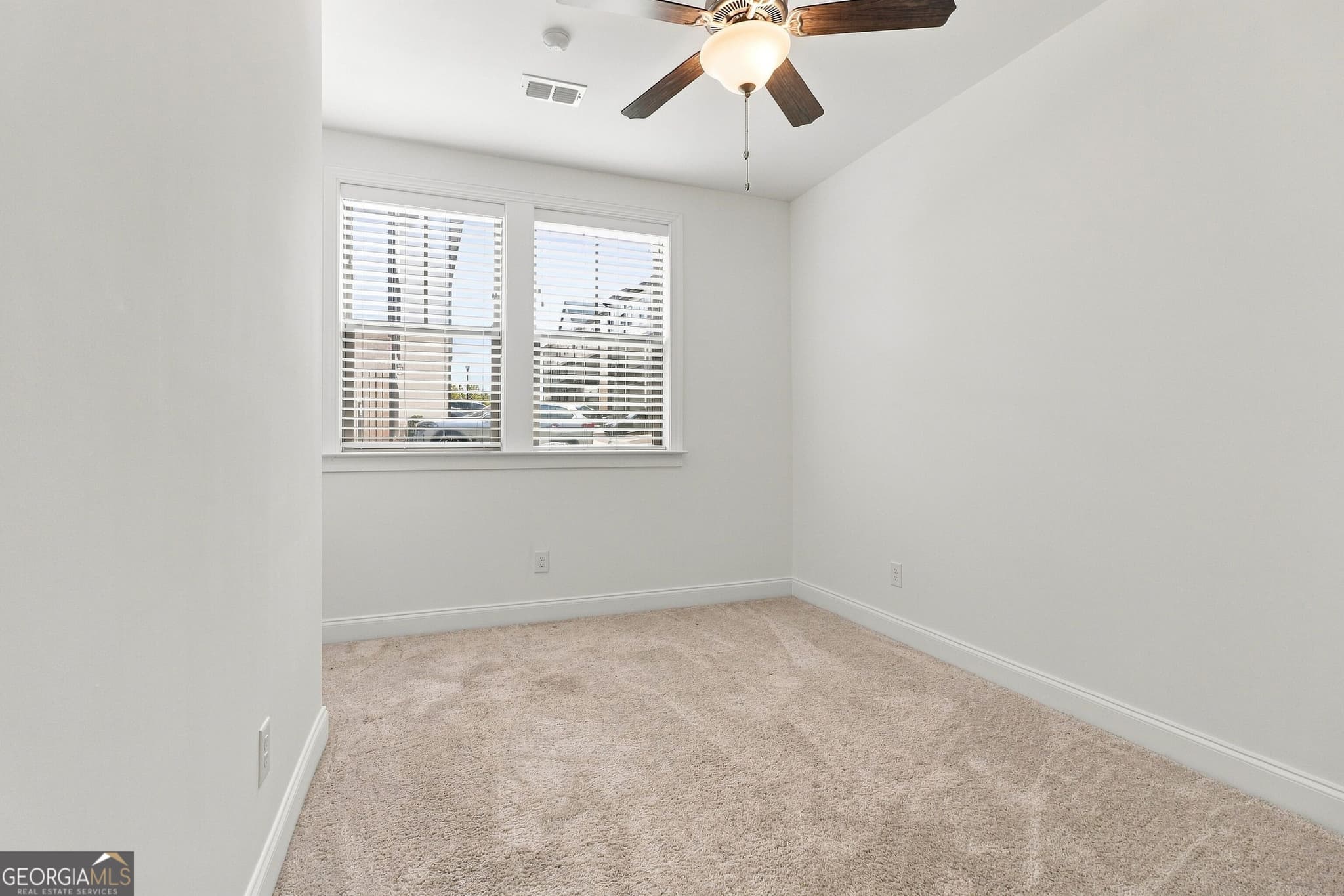 3 bedroom, 3.5 bathroom, 1,899 sq ft townhouse for sale at 2652 Caruso Way, Atlanta, GA 30339 — photo 6