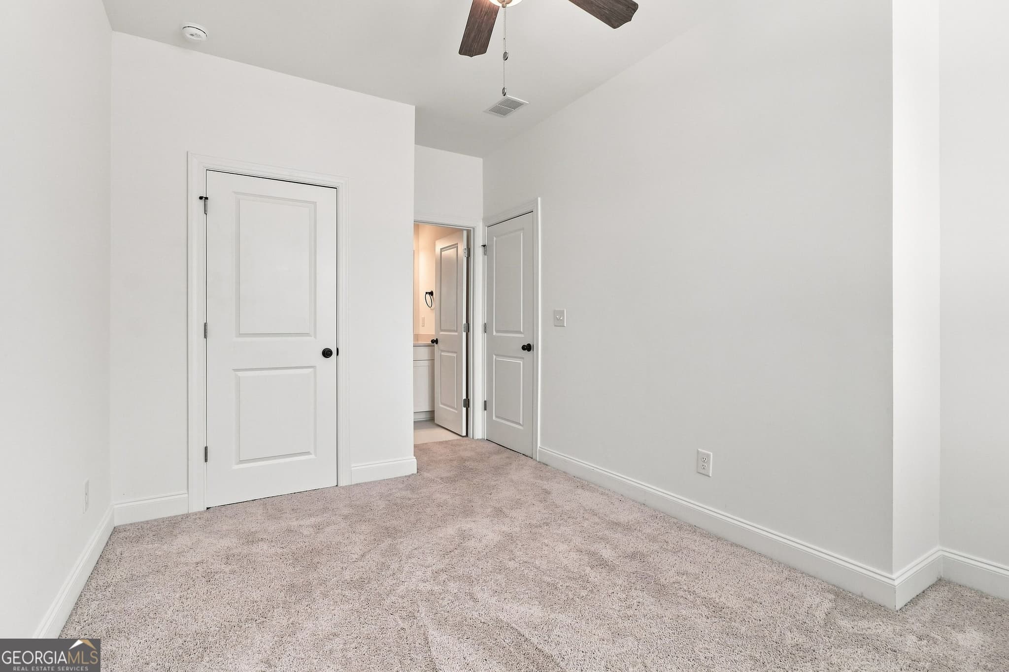 3 bedroom, 3.5 bathroom, 1,899 sq ft townhouse for sale at 2652 Caruso Way, Atlanta, GA 30339 — photo 5