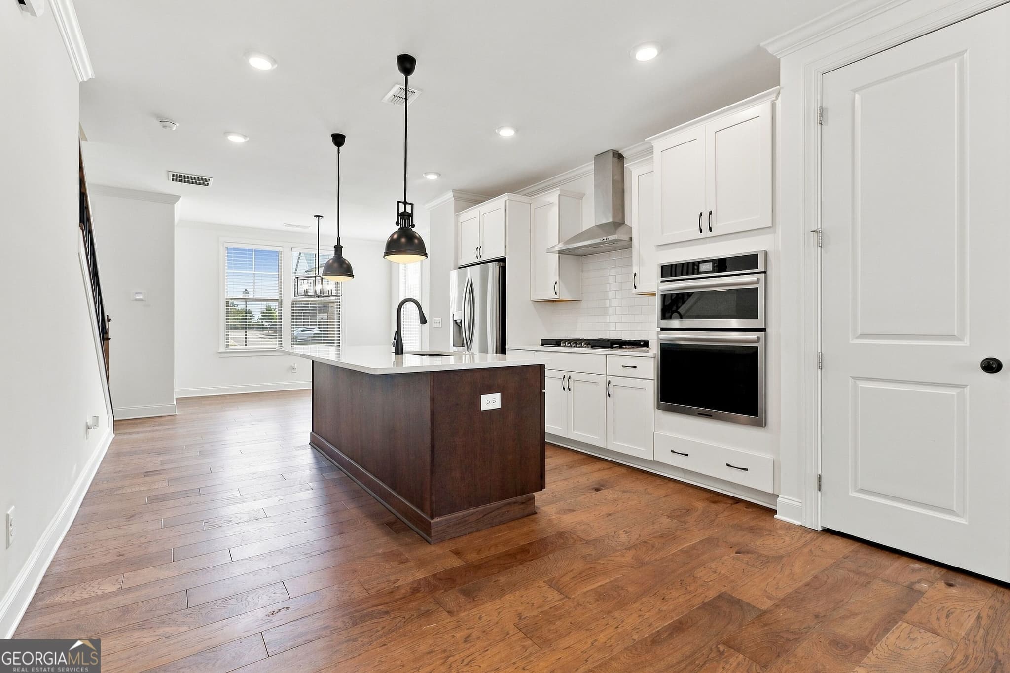 3 bedroom, 3.5 bathroom, 1,899 sq ft townhouse for sale at 2652 Caruso Way, Atlanta, GA 30339 — photo 9