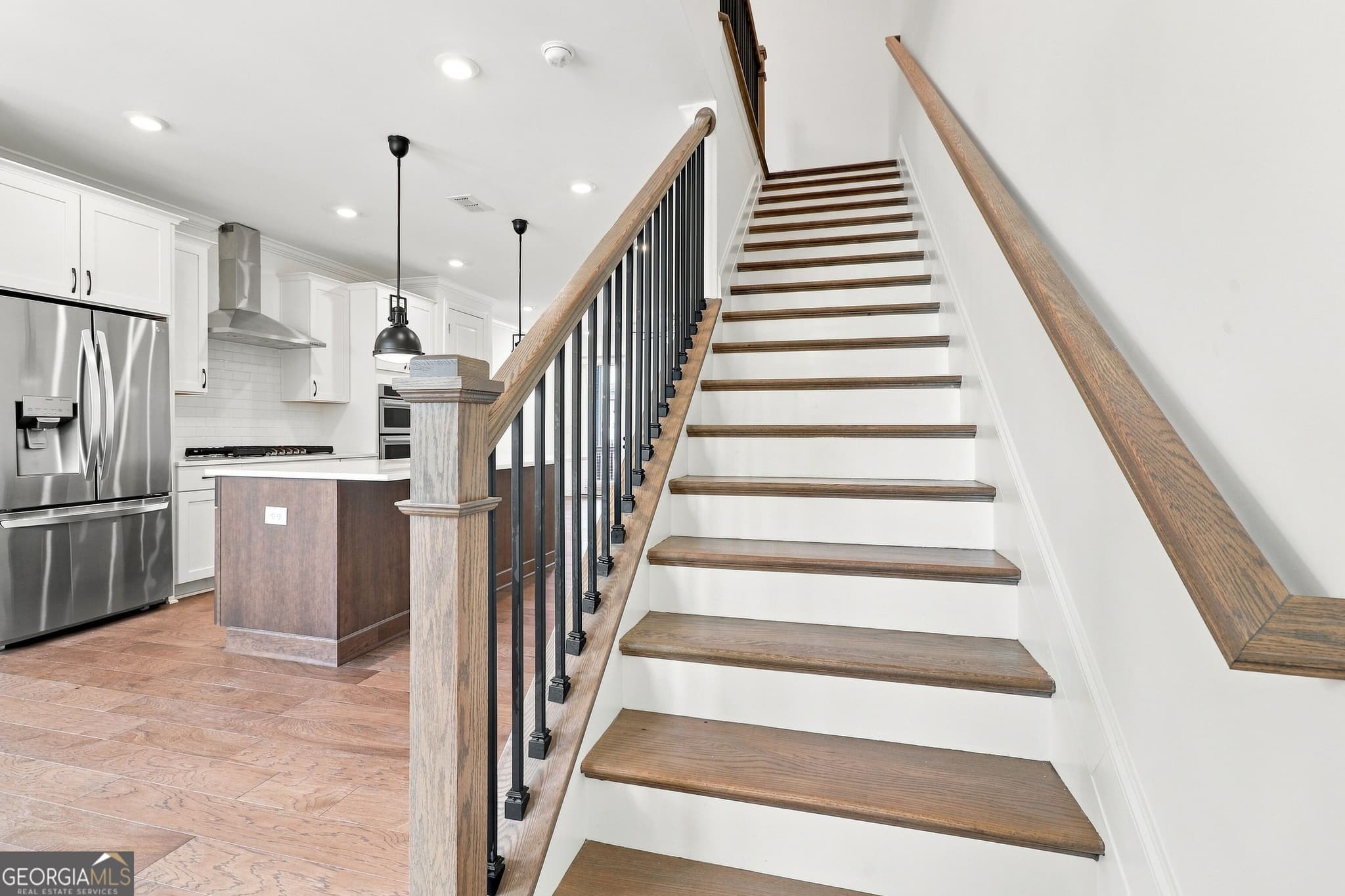 3 bedroom, 3.5 bathroom, 1,899 sq ft townhouse for sale at 2652 Caruso Way, Atlanta, GA 30339 — photo 8