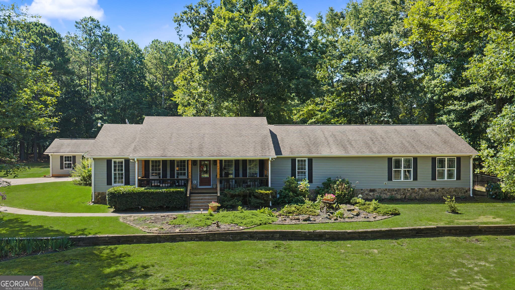 4 bedroom, 3 bathroom, 3,160 sq ft single family residence for sale at 121 Peacock Road, Barnesville, GA 30204 — photo 1 of 61