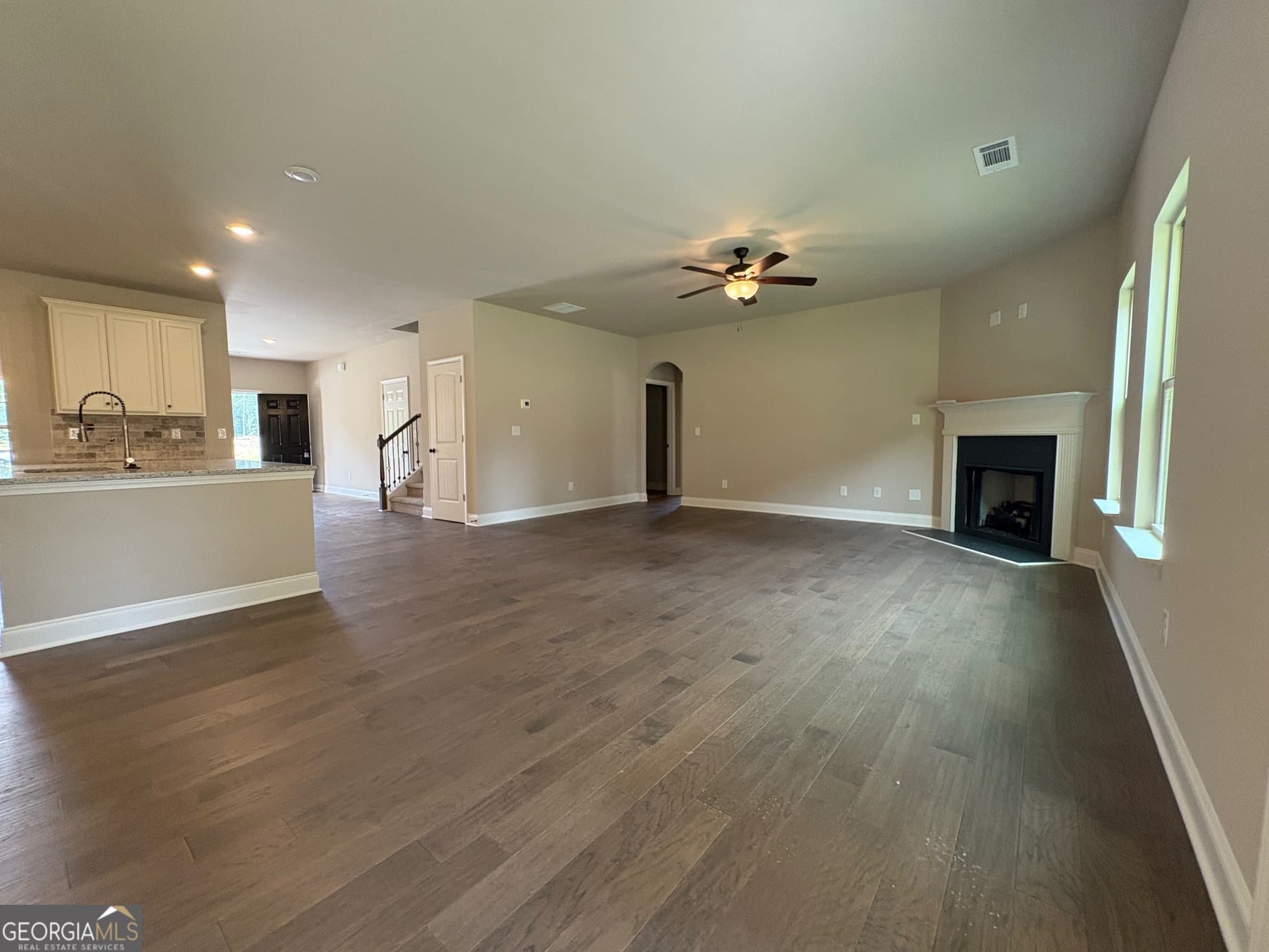 5 bedroom, 3 bathroom single family residence for sale at 1046 Lakeview Oaks Court 20-B, Grayson, GA 30017 — photo 9