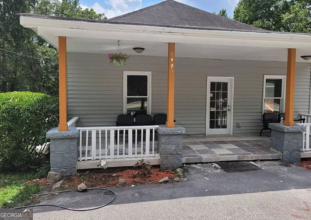 5 bedroom, 2 bathroom, 2,414 sq ft single family residence for rent at 5901 Redan Road, Lithonia, GA 30058 for $2,600 a month — photo 2