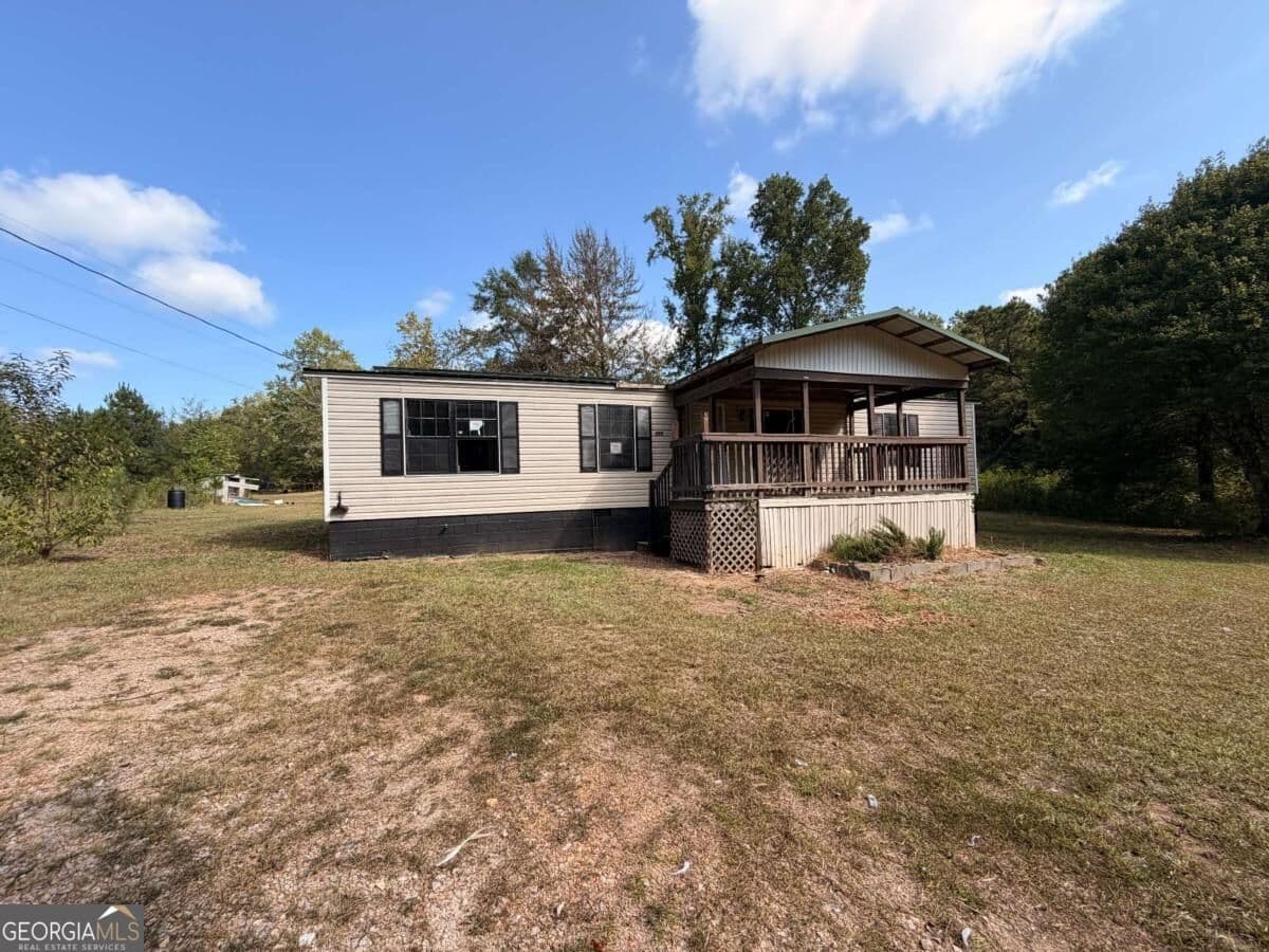 3 bedroom, 2 bathroom, 1,248 sq ft manufactured home,single family residence under contract at 777 Kirk Road, Franklin, GA 30217 — photo 2
