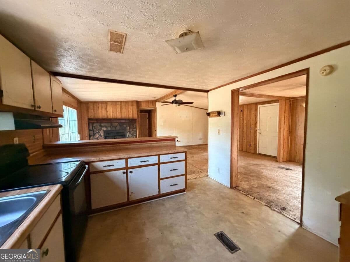 3 bedroom, 2 bathroom, 1,248 sq ft manufactured home,single family residence under contract at 777 Kirk Road, Franklin, GA 30217 — photo 8