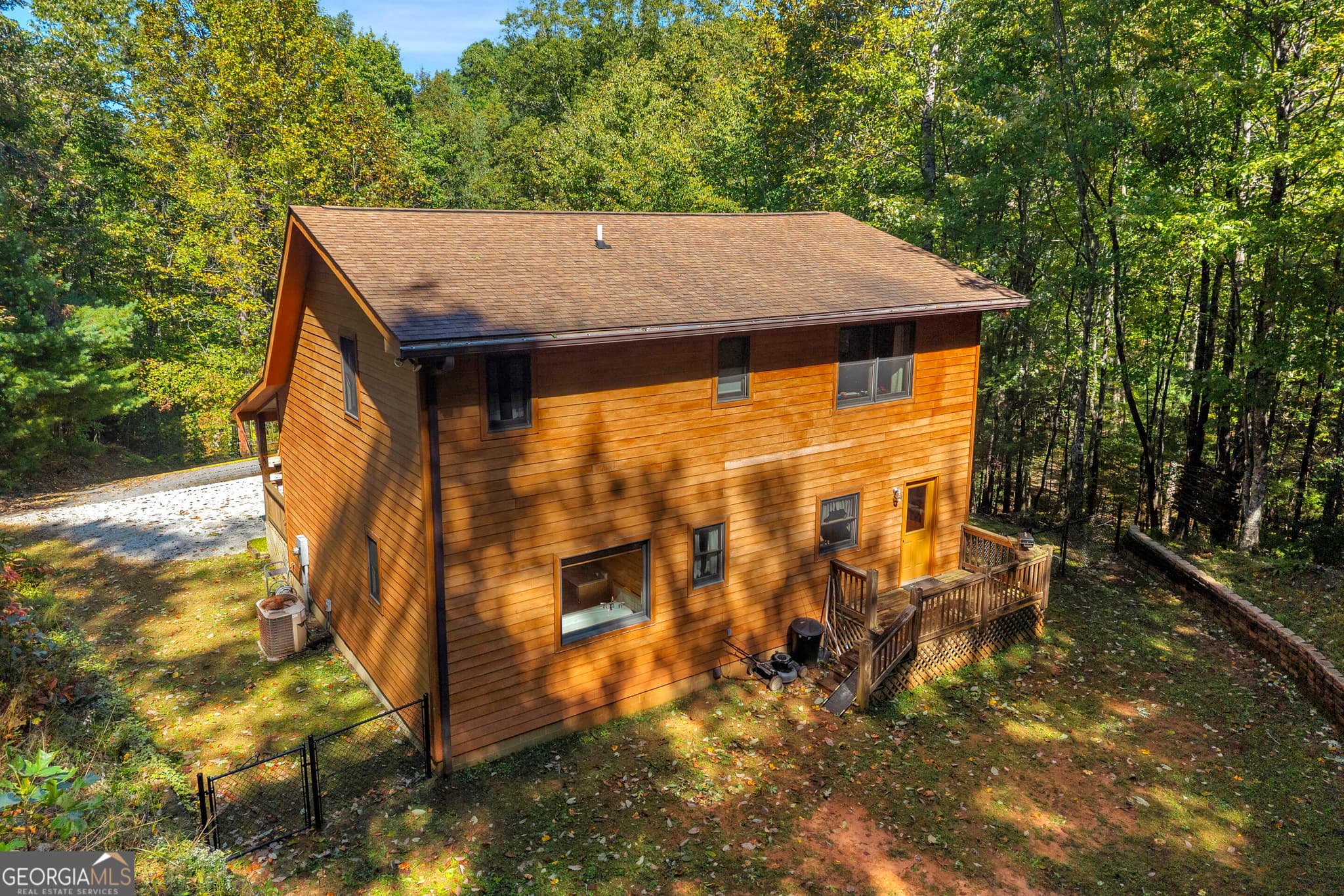 2 bedroom, 3.5 bathroom, 1,728 sq ft cabin,single family residence for sale at 130 Navigator Lane, Tiger, GA 30576 — photo 3
