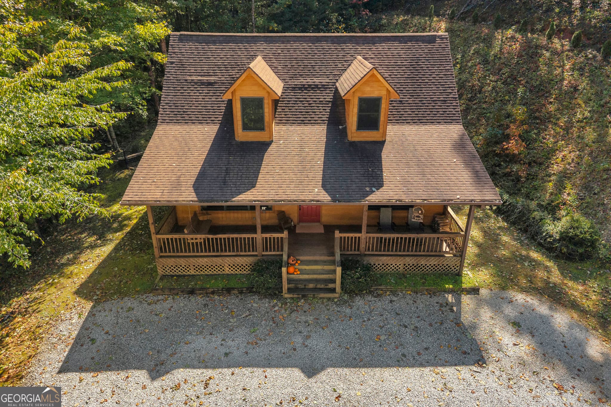 2 bedroom, 3.5 bathroom, 1,728 sq ft cabin,single family residence for sale at 130 Navigator Lane, Tiger, GA 30576 — photo 8