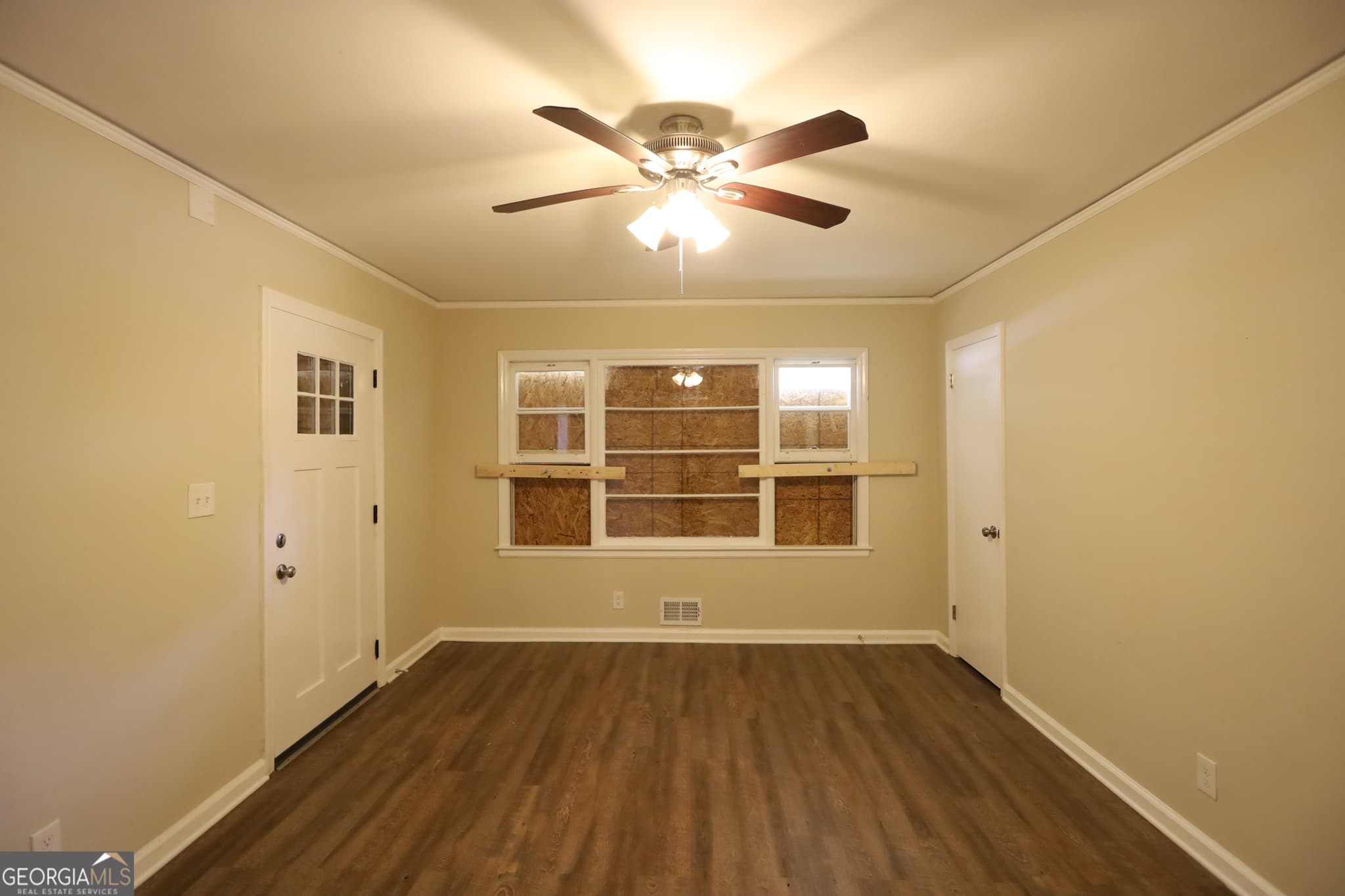 3 bedroom, 1 bathroom, 1,024 sq ft single family residence for sale at 2364 Farley Street, East Point, GA 30344 — photo 5