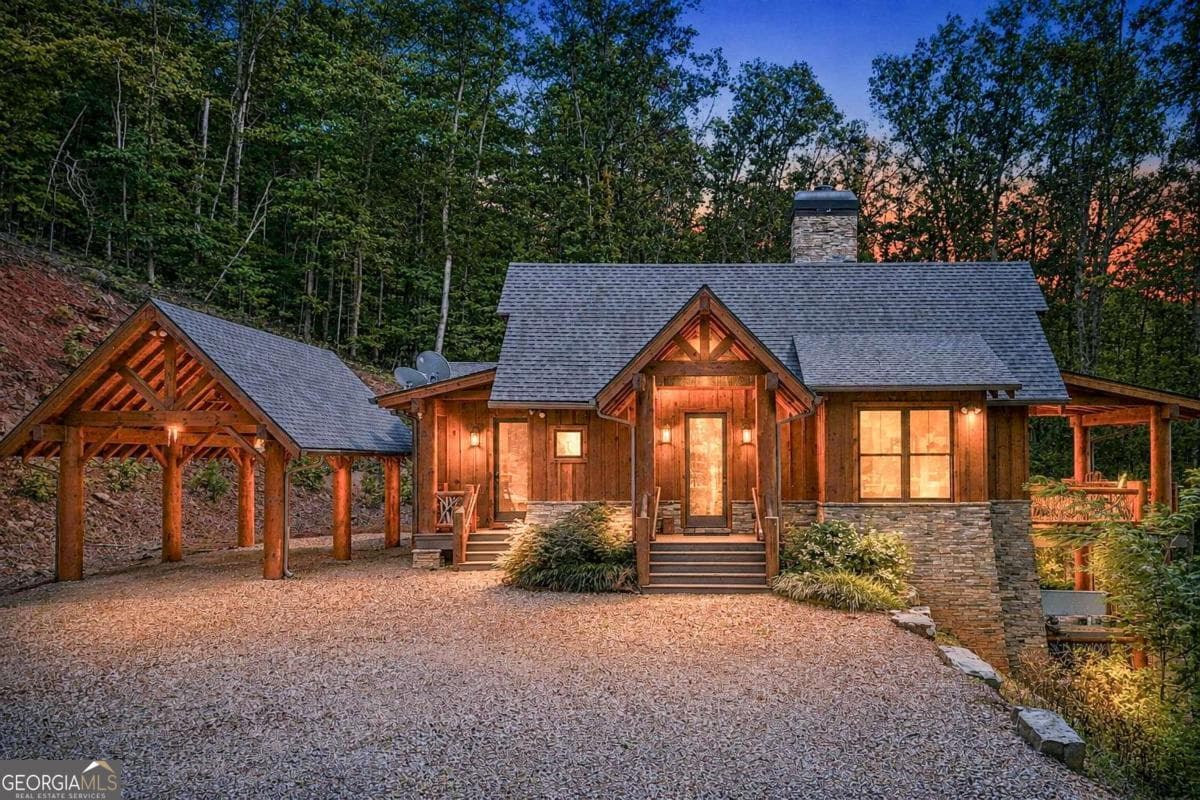 3 bedroom, 4 bathroom, 2,514 sq ft cabin,single family residence for sale at 1175 Wolfcreek Road, Murphy, NC 28906 — photo 3