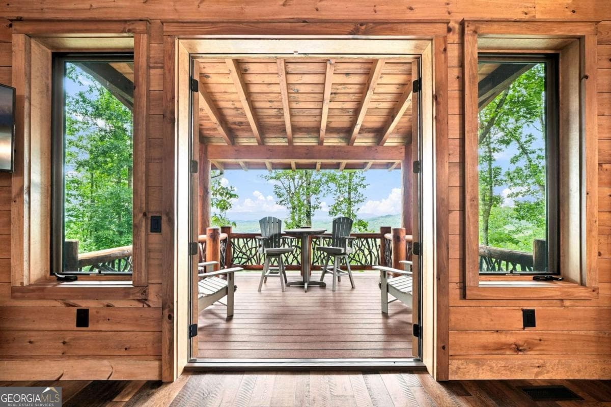 3 bedroom, 4 bathroom, 2,514 sq ft cabin,single family residence for sale at 1175 Wolfcreek Road, Murphy, NC 28906 — photo 5