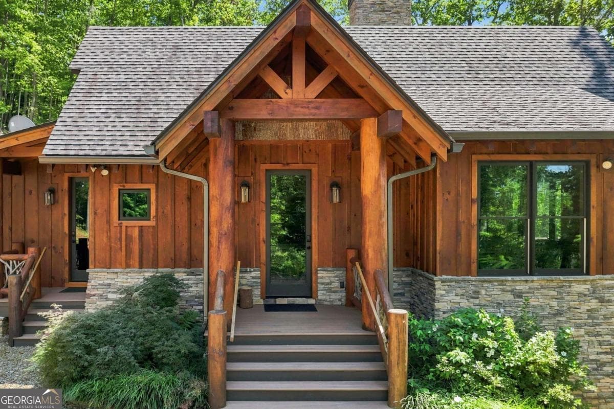 3 bedroom, 4 bathroom, 2,514 sq ft cabin,single family residence for sale at 1175 Wolfcreek Road, Murphy, NC 28906 — photo 9