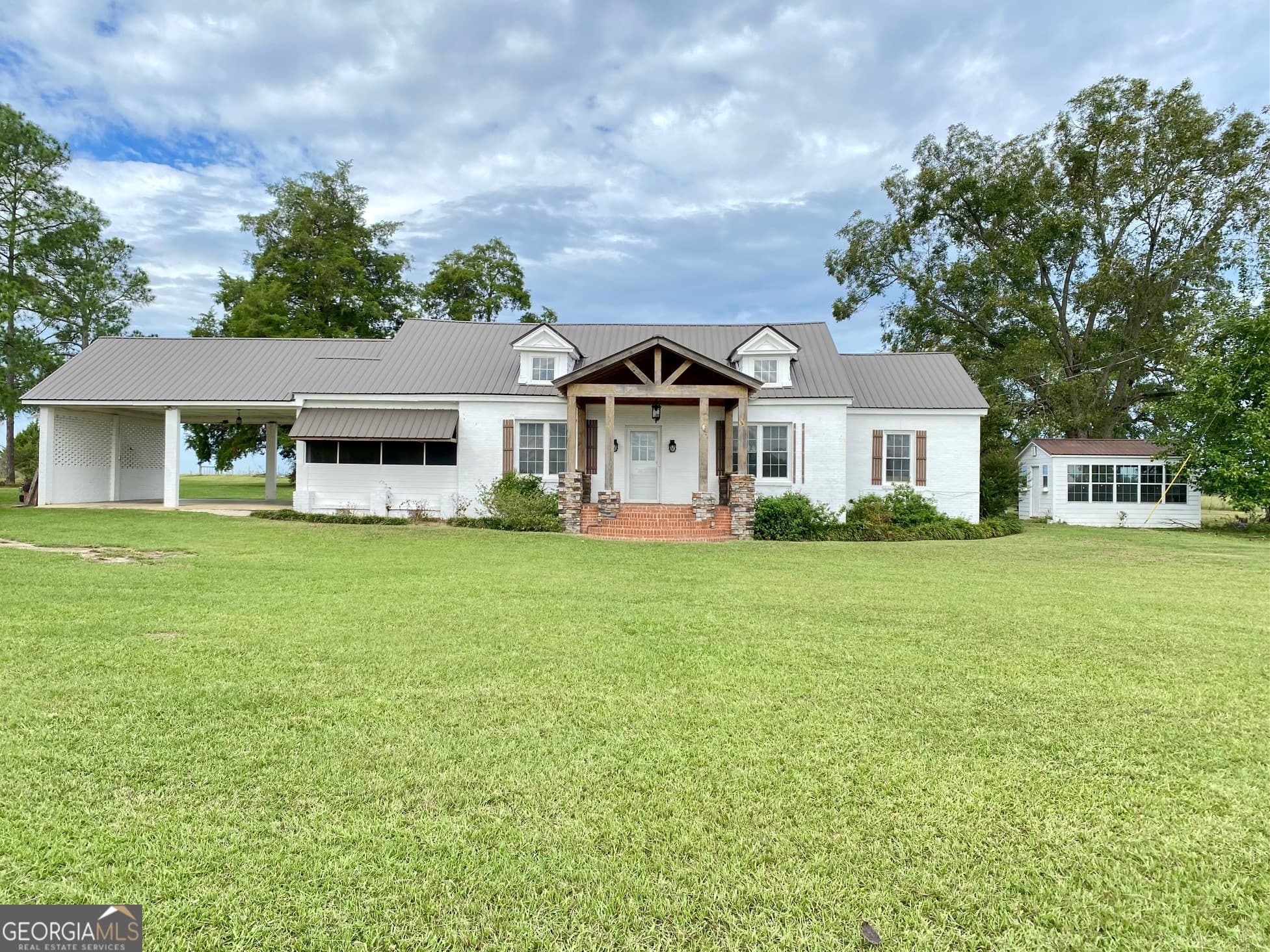 3 bedroom, 1 bathroom, 1,504 sq ft single family residence sold at 1088 Tippettville Road, Pineview, GA 31071