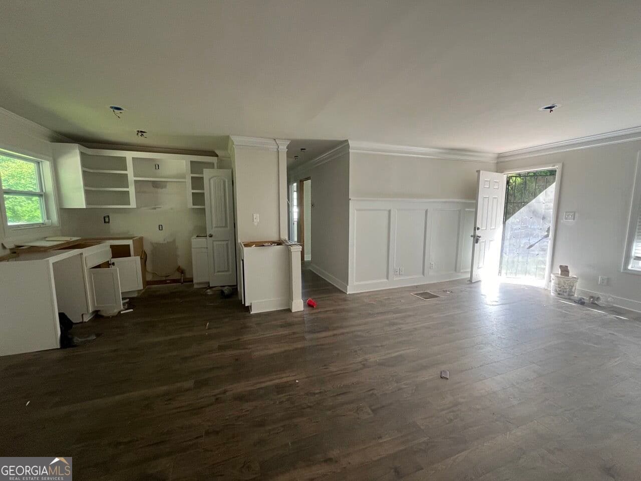 4 bedroom, 2 bathroom, 875 sq ft single family residence for sale at 446 Fedora Way, Atlanta, GA 30331 — photo 2