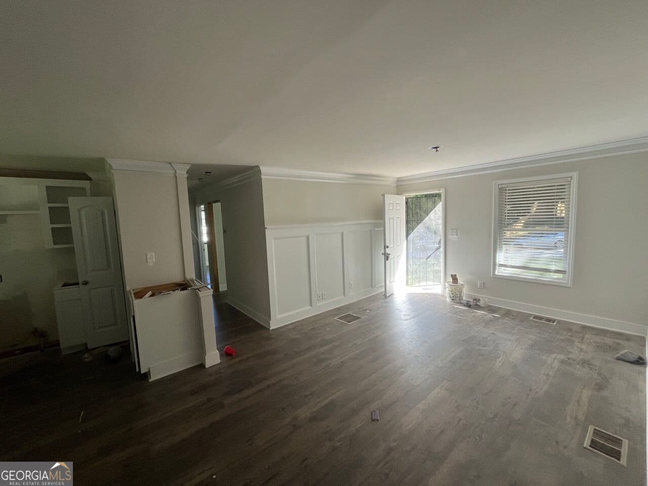4 bedroom, 2 bathroom, 875 sq ft single family residence for sale at 446 Fedora Way, Atlanta, GA 30331 — photo 5